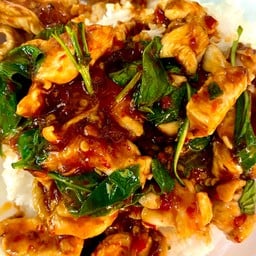 ผัดพริกแกงไก่