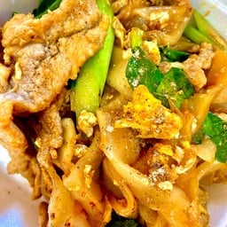 ผัดซีอิ๊วหมูชิ้น