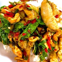 ผัดกะเพราไก่