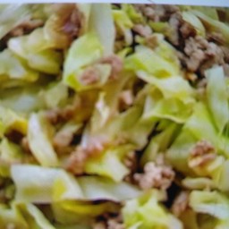 ข้าวผัดกระหลึ่าปลีใ่ส่หมู