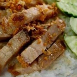 หมูกรอบทอดกระเทียม (เป็นกับข้าว)