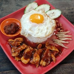 ข้าวแกงมาเลย์ (Nasi Lemak)