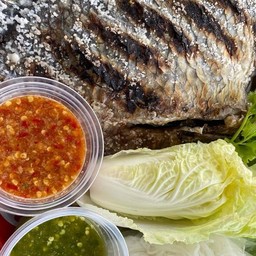 ปลาเผา ลูกชิ้นนึ่ง นู๋ตอง