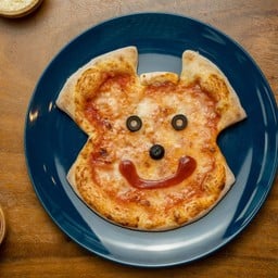 Bear kid pizza