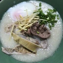 โจ๊กหมูทุกอย่าง+ไข่ลวก