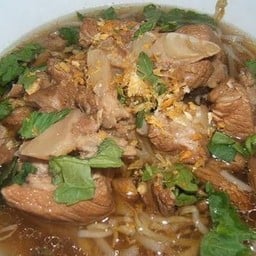 ก๊วยเตี๋ยว ไก่ตุ๋น หมูตุ๋น