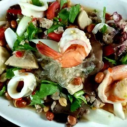 ยำวุ้นเส้นทะเล