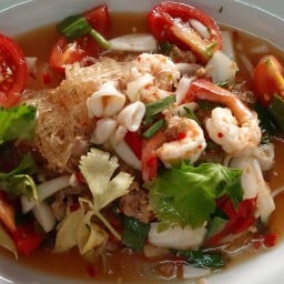 ร้าน ตำเเหลก แหกครก ตึก 2