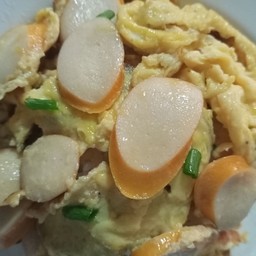 ข้าวหน้าไข่ข้นไส้กรอก