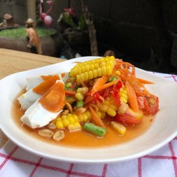 ส้มตำข้าวโพดไข่เค็ม