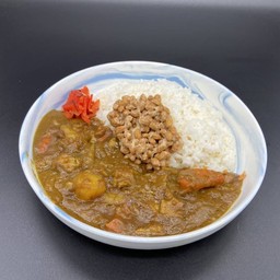 ข้าวราดแกงกะหรี่หน้าถั่วหมักนัตโต้