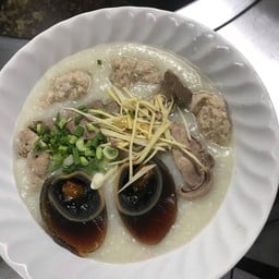 โจ๊กหมูทุกอย่าง+ไข่เยี่ยวม้า