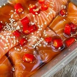 ปลาแซลมอนดองน้ำซีอิ๊วเกาหลี