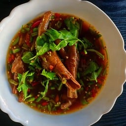 เจ๊ออยผัดไททรงเครื่องสูตรโบราณ และ สุกี้สูตรเด็ด สาขาถนนผากอง