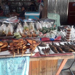 เเต้วอาหารอีสาน