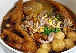 ต้มเส้นตีนไก่ สลัดโรล แกงอีสาน