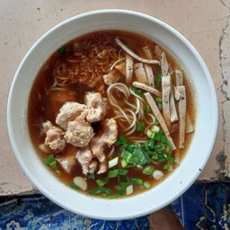 (ลด10%)คู่อิ่ม ก๋วยจั๊บน้ำข้นเส้้นใหญ่หมูแดงไข่+ข้าวกระเพราหมูสับ