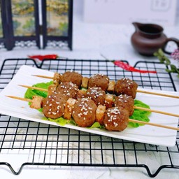 ลูกชิ้นเนื้อย่าง 1 ไม้ 烤牛肉丸子