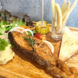 สเต๊กปลาแซลมอน