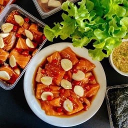 절인 연어 แซลมอนดอง กุ้งดองซีอิ๊วเกาหลี Dong-Jung