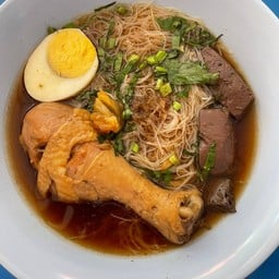 ก๋วยจั๊บน่องไก่