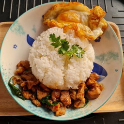 ข้าวกระเพราหมูชิ้น