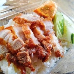 ข้าวหมูกรอบทอด+น้ำจิ้มแจ่ว