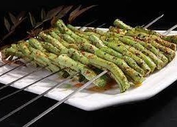 ถั่วฝักยาวย่าง 1 ไม้ 烤长豆