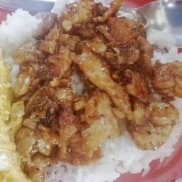 หมูกระเทียม