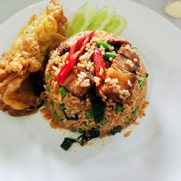 ผัดพริกแกงหมูกรอบคลุกข้าว
