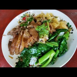 ร้านข้าวขาหมูน้องภูมิ