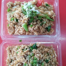 ข้าวผัดไข่ใส่หมูหมัก