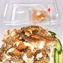 ข้าวหน้าปลาแกะ+น้ำจิ้มแจ่ว