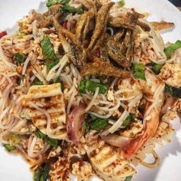 ยำขนมจีนรวมมิตรปลาร้า