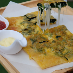 โรตีผักโขมอบชีส