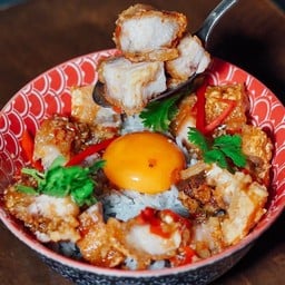 อิ่มคร๊บ ลดเยอะ!  ข้าวหมูกรอบ +  ไข่ดอง 2 ฟอง + อัญชันมะนาว