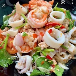 ยำรวมมิตรทะเล