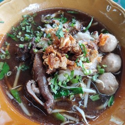 ก๋วยเตี๋ยวหมู เนื้อ E-แนน