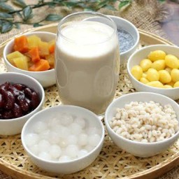 เจ๊ต้อยน้ำถั่วเหลือง หน้าธนาคารกรุงเทพ