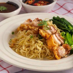 บะหมี่หมูกรอบ