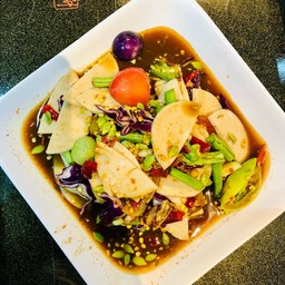 ตำปลาร้า + หมูยอ(ไม่มีเม็ดกระถิน รูปภาพประกอบการขายเท่านั้น)