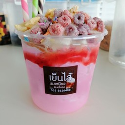 ปังเย็นนมชมพูแก้วถัง