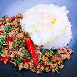 Stir Fried Basil With Minced Pork (With Rice)