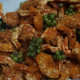 กุ้งแห้งทอดพริกไทยอ่อน