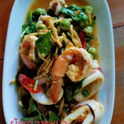 ผัดฉ่าทะเล