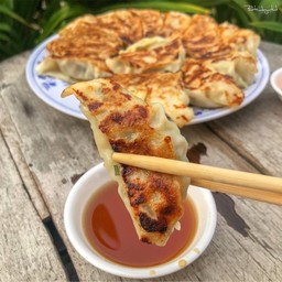 เกี๊ยวซ่าทอดน้ำ 10 ชิ้น (ออริจินัล)