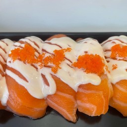 แซลมอนสดน้ำสลัด