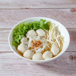 ก๋วยเตี๋ยวลูกชิ้นหมู