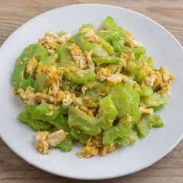 มะระผัดไข่