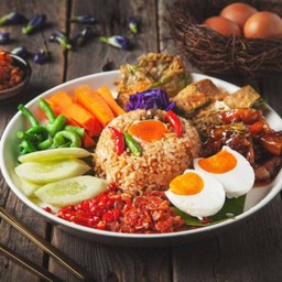 ข้าวผัดน้ำพริกลงเรือ